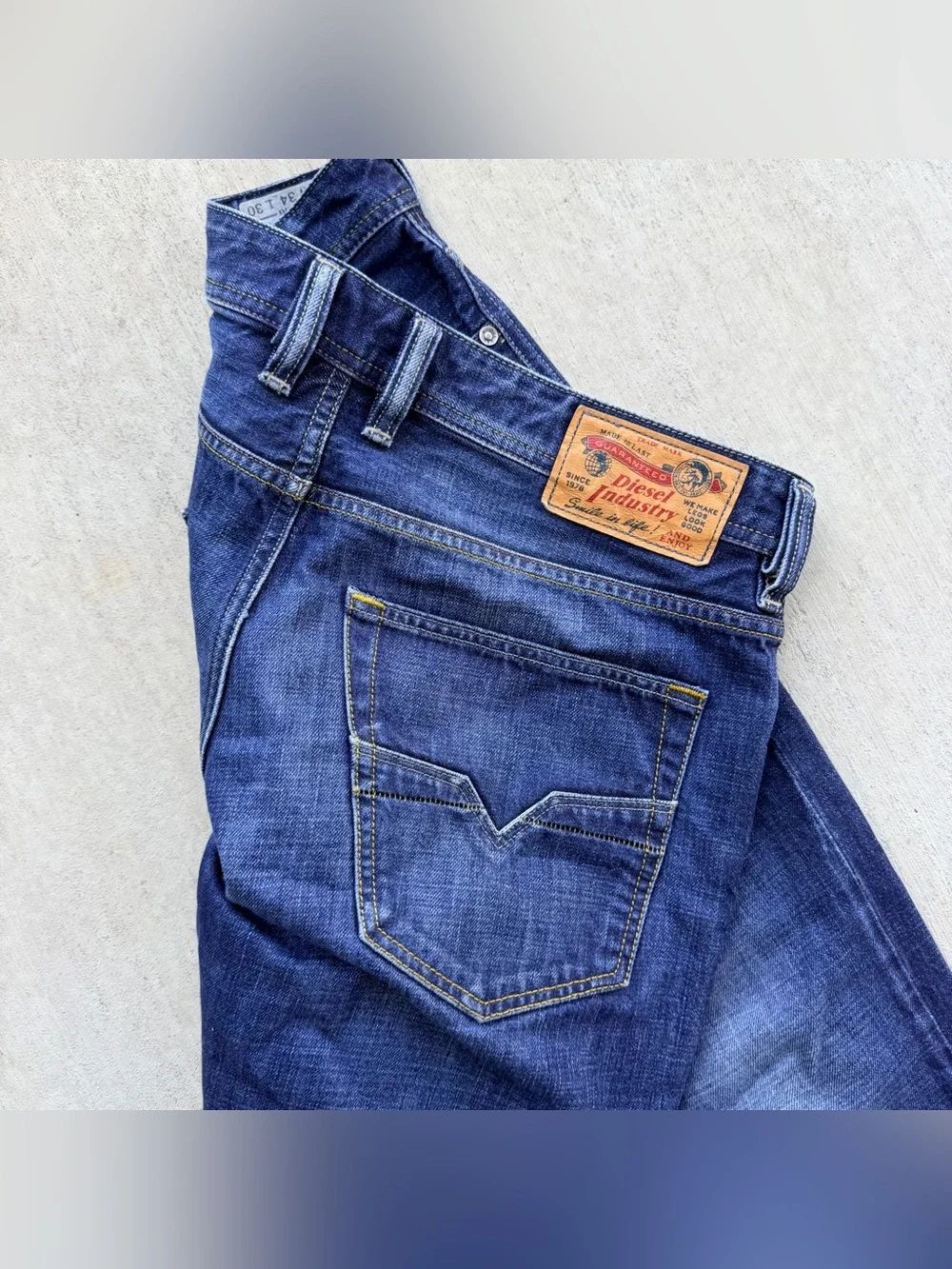 Diesel Jeans Larkee Relaxed Straight Men Size 34 Medium Wash Denim